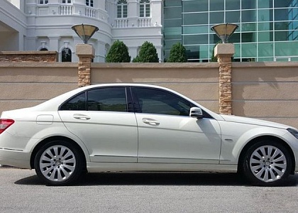 Mercedes-Benz C200